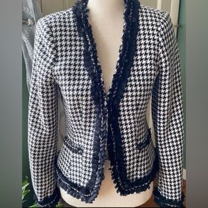 Women Plaided tweed vintage ruffle chain blazer jacket, size 4